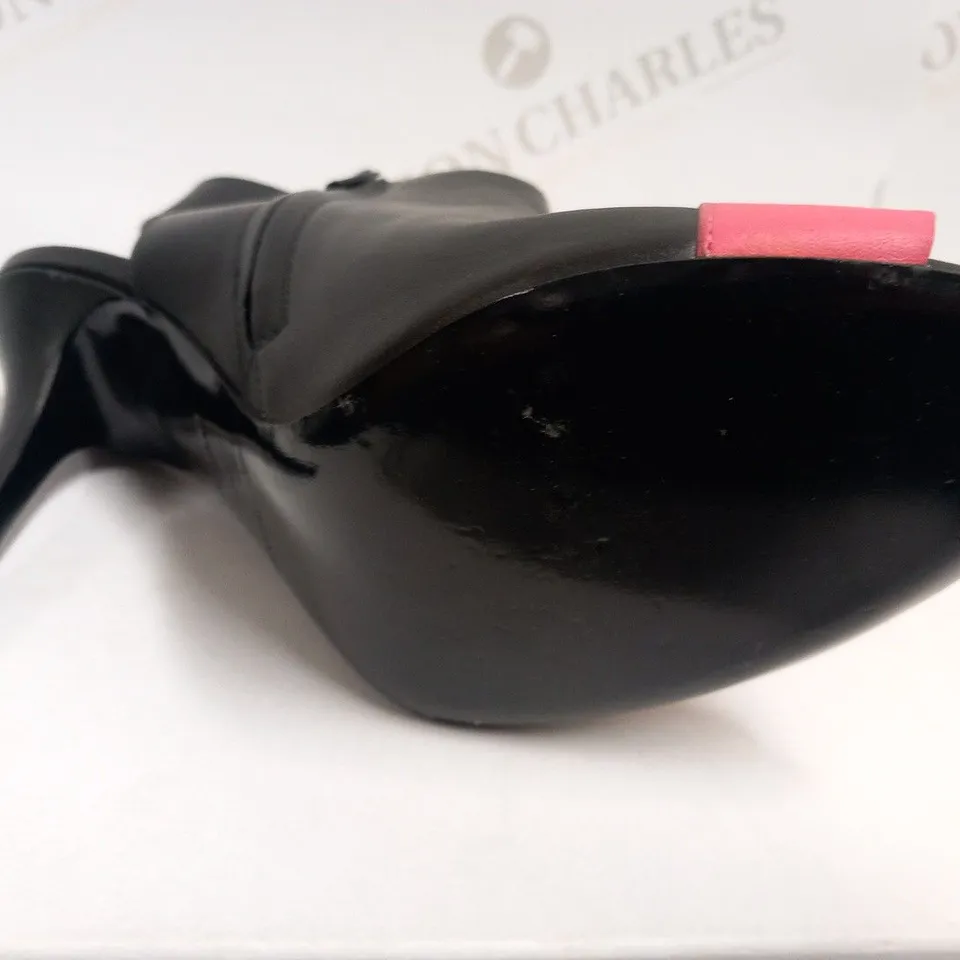 BOXED PAIR OF BALENCIAGA BLACK/FLAMINGO LEATHER SANDAL SIZE 38.5