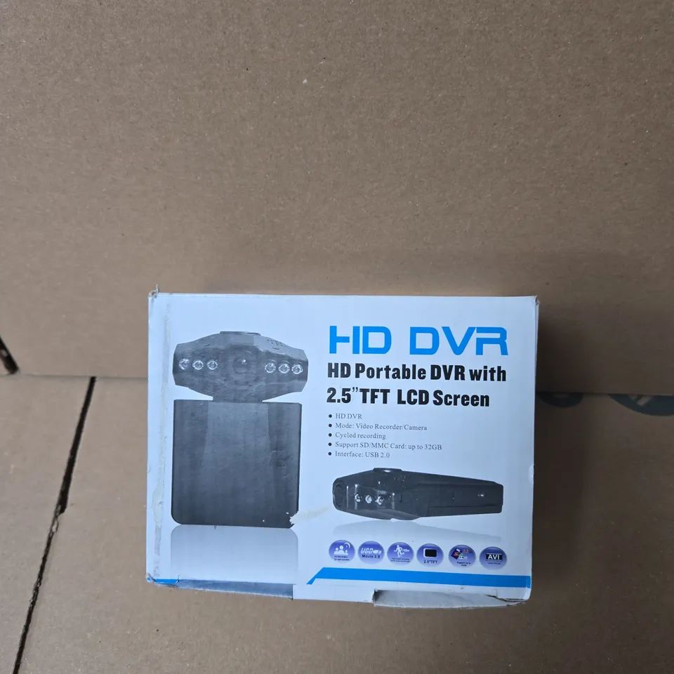 HD DVR PORTABLE DASH CAMERA WITH 2.5IN LCD SCREEN – BOXED