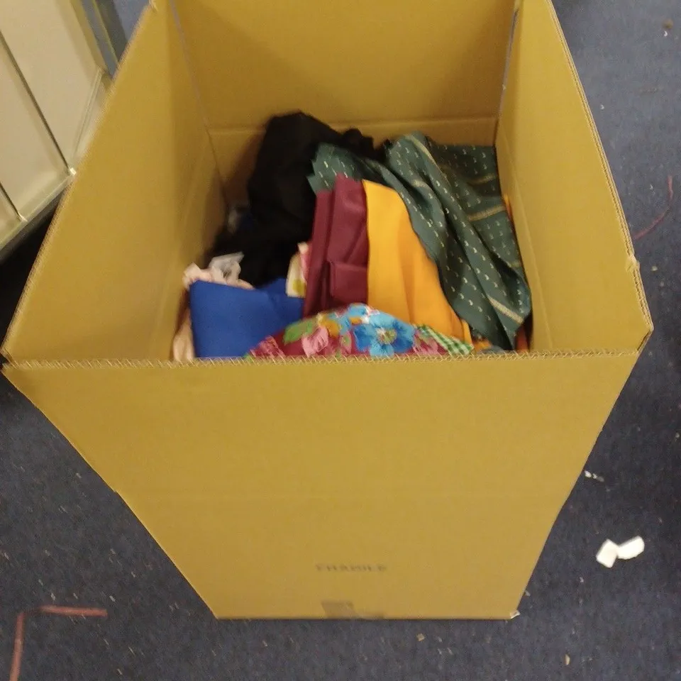LARGE BOX OF APPROXIMATELY 45 ASSORTED CLOTHING ITEMS TO INCLUDE: MNG. BOOHOO & ASOS IN VARIOUS COLOURS & SIZES 
