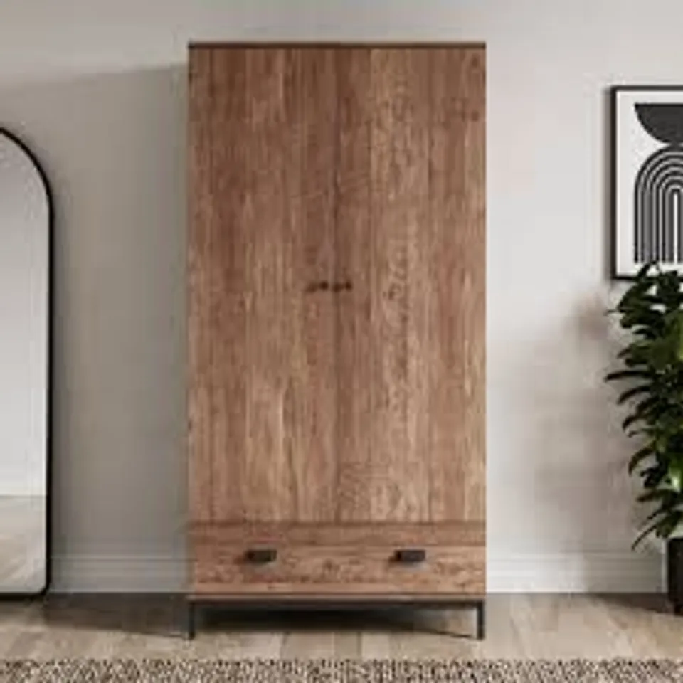 FALTON GENTS WARDROBE PINE