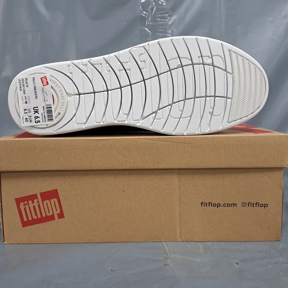 BOXED PAIR OF FITFLOP RALLY SNEAKERS IN BLACK SIZE UK 6.5