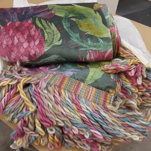 BAGGED FAIRYTALE BRISTLES THROW