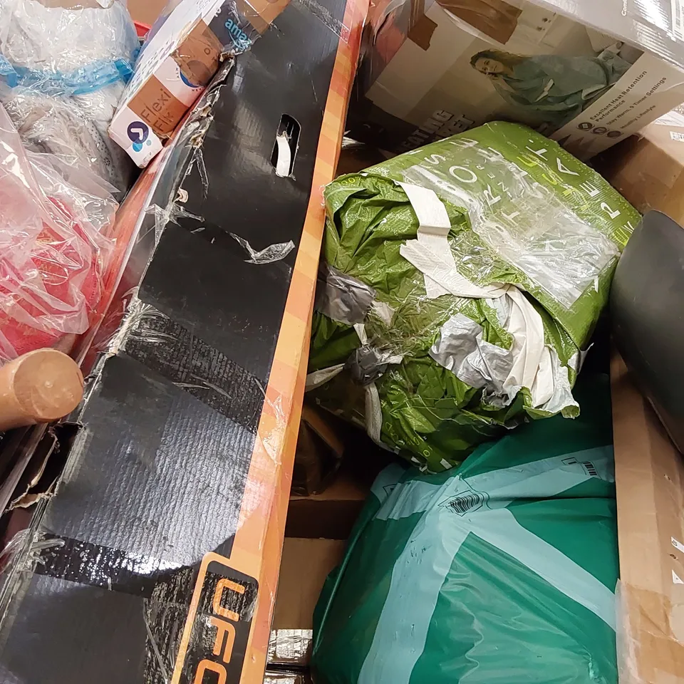 PALLET OF ASSORTED ITEMS INCLUDING: HEATED BLANKET, SPACE HEATER, WOK FRYING PANS, DESIGNER LAMPSHADE, TOILET SEAT