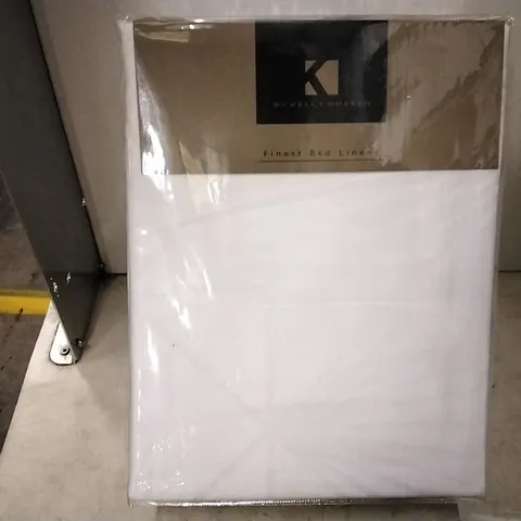 BRAND NEW KELLY HOPPEN DUVET SET , WHITE , KING SIZE