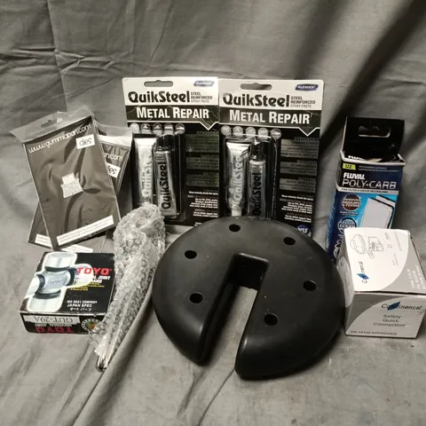 APPROXIMATELY 15 ASSORTED HOUSEHOLD ITEMS TO INCLUDE QUIKSTEEL METAL REPAIR, UNIVERSAL JOINT, GAZEBO WEIGHT, ETC