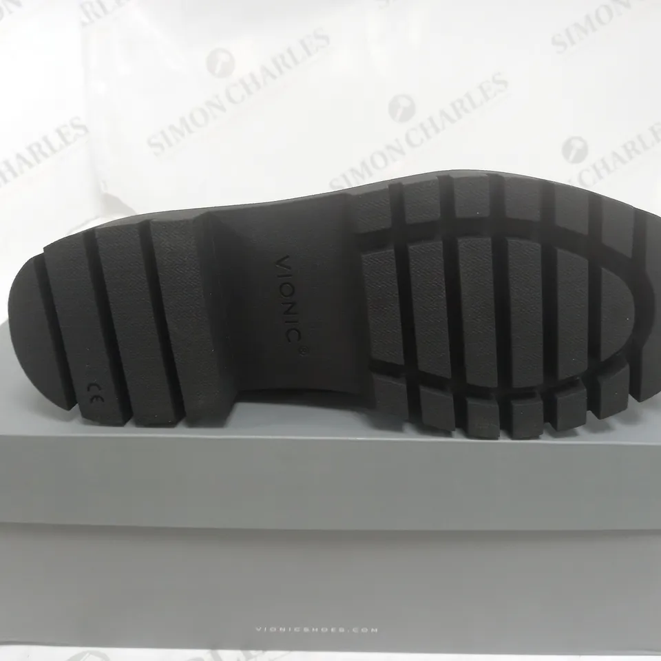 BOXED VOINIC KARSEN AMK BOOTS IN BLACK - SIZE 7