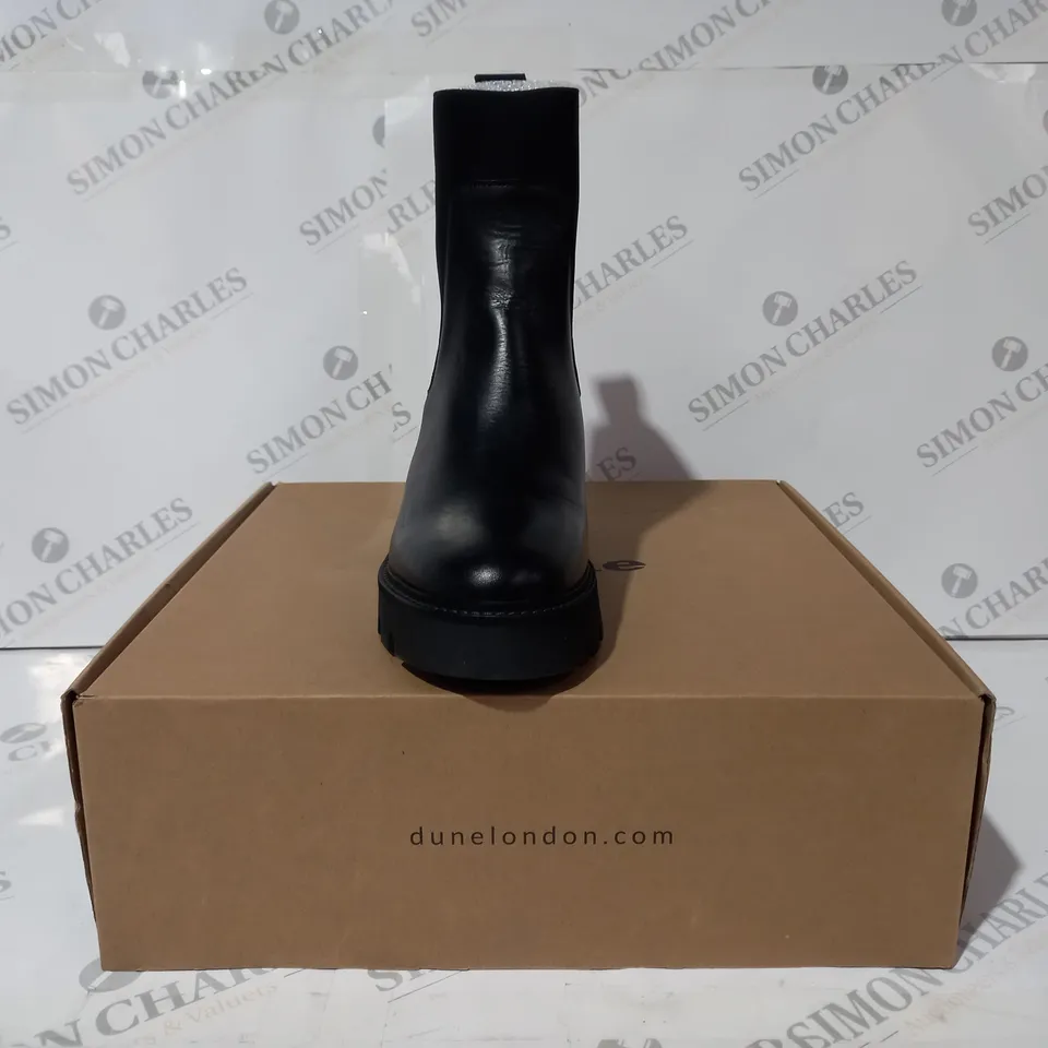 BOXED PAIR OF DUNE LONDON WEDGE EVA CHELSEA BOOTS IN BLACK SIZE 7