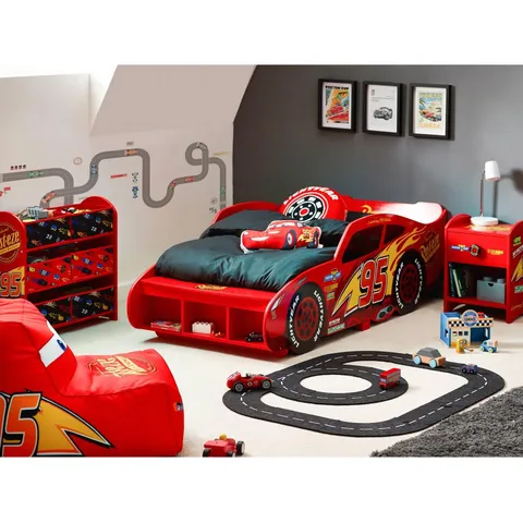 LIGHTNING MCQUEEN TODDLER CAR IN RED