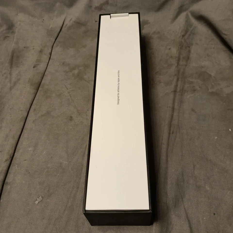 APPLE WATCH NIKE SERIES 3 IN BOX