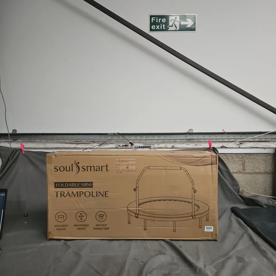 SOULSMART FOLDABLE MINI TRAMPOLINE – BOXED