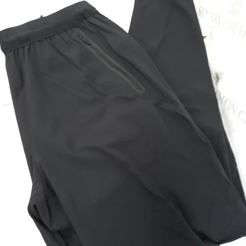 GYMSHARK BLACK TRACK PANTS SIZE M