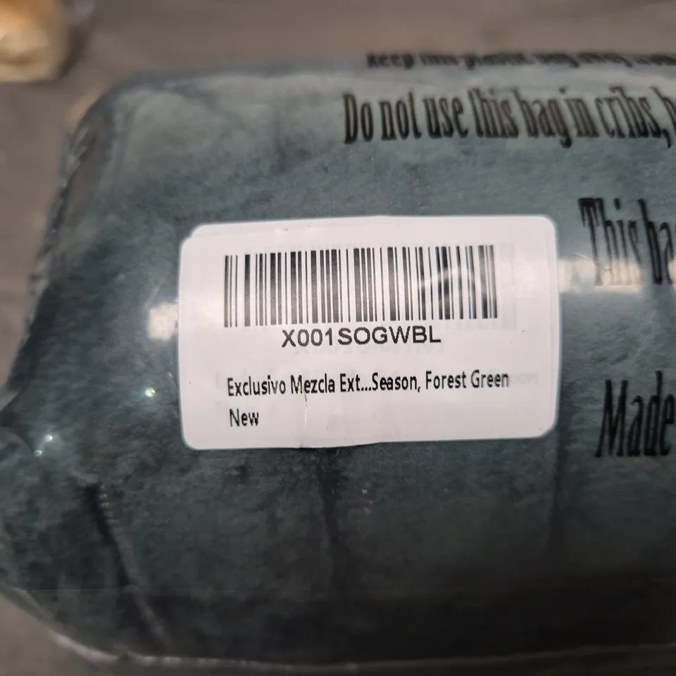 EXCLUSIVO MEZCLA THROW BLANKET – FOREST GREEN, 100% POLYESTER