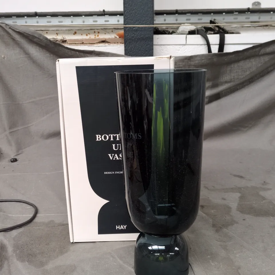 HAY BOTTOMS UP VASE – DARK GLASS
