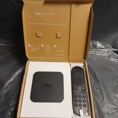 SKY STREAM STREAMING DEVICE – BOXED WITH REMOTE 