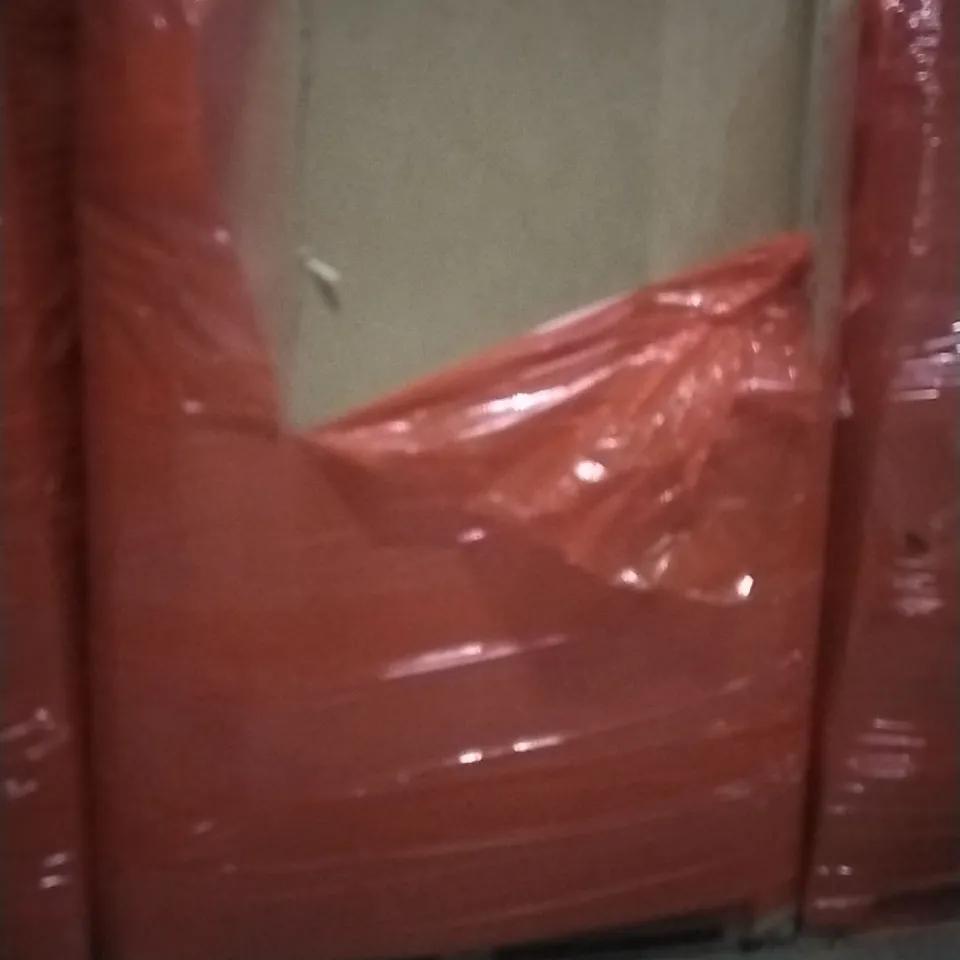 PALLET OF ASSORTED ITEMS TO INCLUDE; RUG, PHONE CASE, USB-C DISPLAY PORT