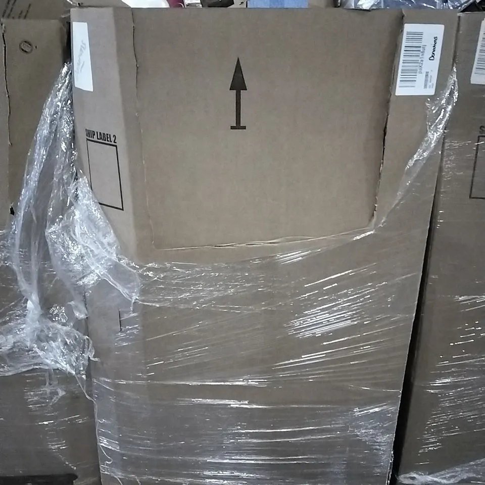 PALLET CONTAINING ASSORTED ITEMS TO INCLUDE: KNITTING MACHINE, MAGIC STATION TRAIN SET, KIDS WATER TABLES, SLEEPING BAGS, KIDS TENT ETC