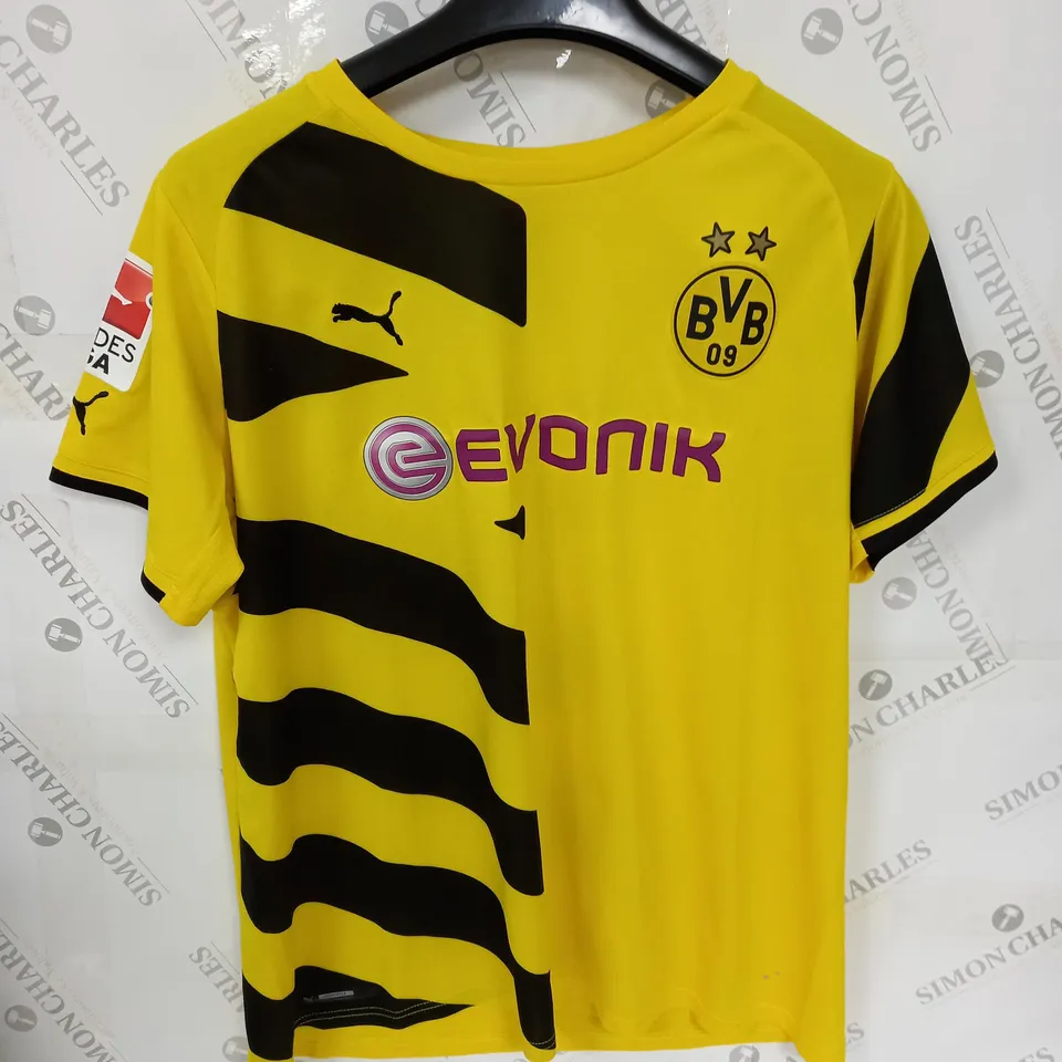 BORUSSIA DORTMUND HOME SHIRT WITH IMMOBILE 9 ON THE BACK SIZE 20