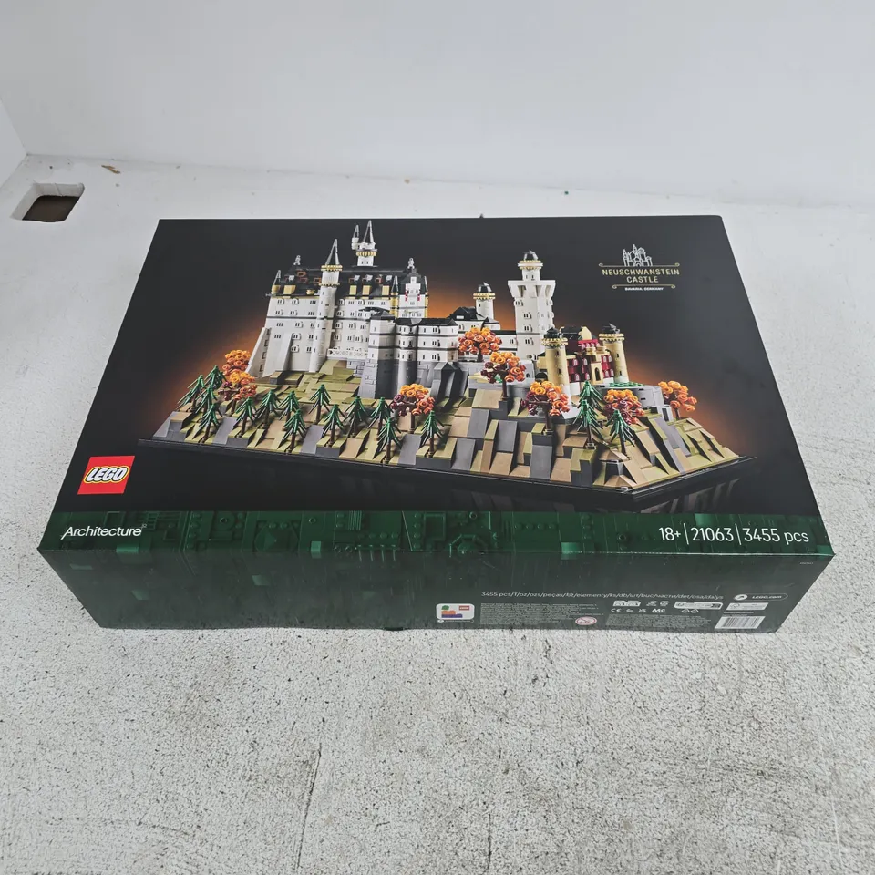 LEGO ARCHITECTURE NEUSCHWANSTEIN CASTLE 21063 – 3455 PIECES (BOXED)