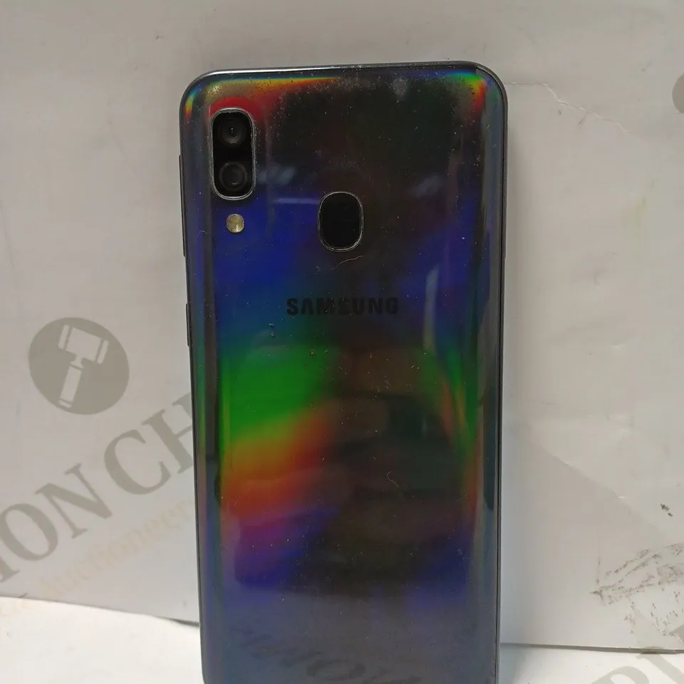 BOXED SAMSUNG GALAXY A40 SMARTPHONE 