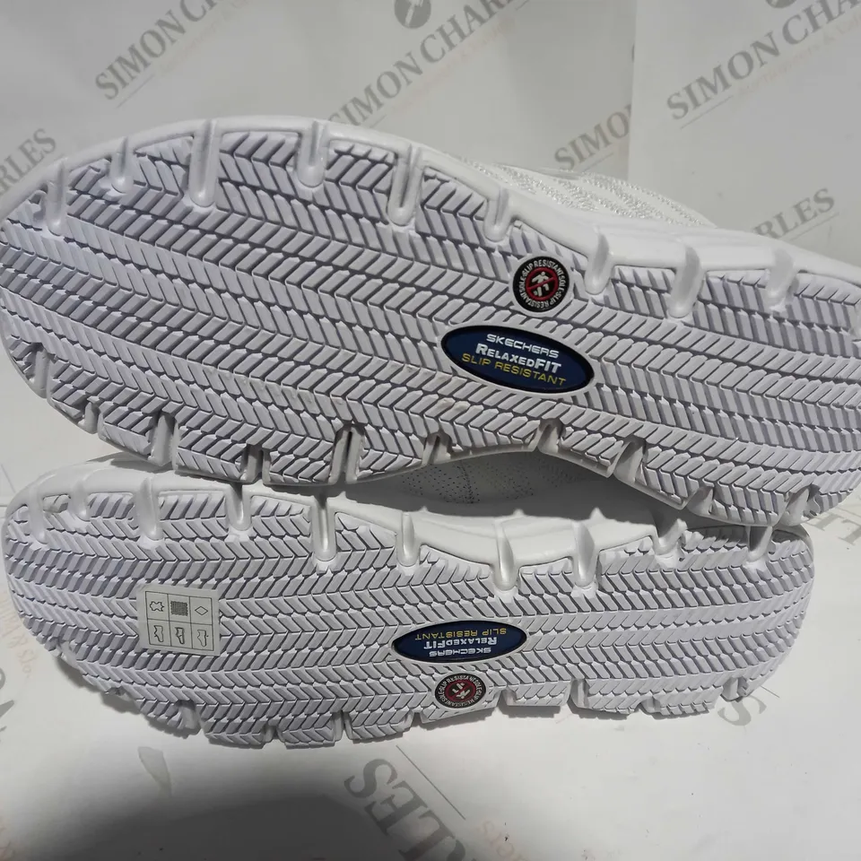 SKECHERS WORK SLIP RESISTANT WHITE SIZE 5