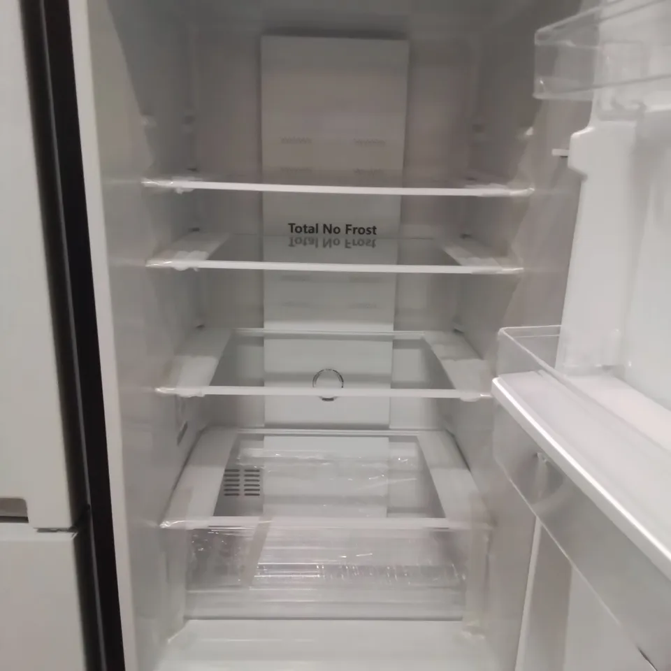 FRIDGEMASTER 55CM 256L FRIDGE FREEZER IN BLACK - UNPROCESSED RAW RETURN 