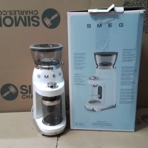 BOXED SMEG 50'S STYLE CGF03WHUK COFFEE GRINDER - WHITE