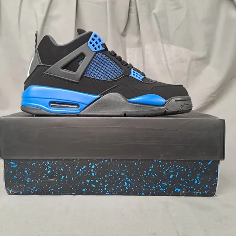 BOXED PAIR OF NIKE AIR JORDAN 4 RETRO SHOES IN BLACK/BLUE UK SIZE 8.5