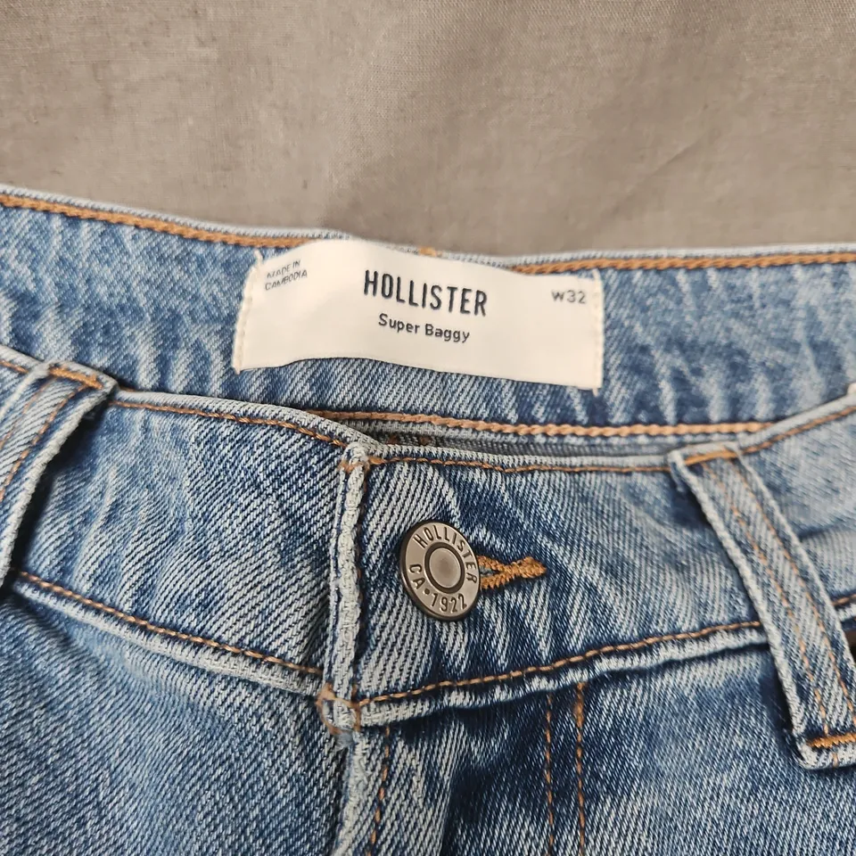 HOLLISTER SUPER BAGGY DENIM SHORTS – BLUE, WAIST 32 (W32)