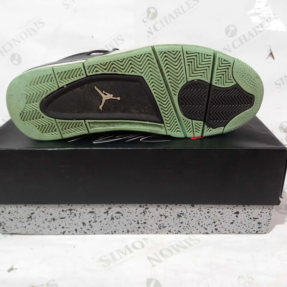 BOXED PAIR OF NIKE AIR JORDAN 4 IN DARK GREY/GREY/GREEN UK SIZE 12