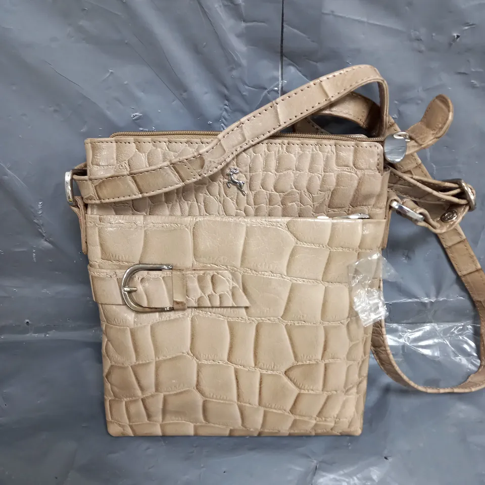 ASHWOOD LEATHER CROSSBODY BAG IN TAUPE CROC