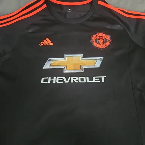 MANCHESTER UNITED FC AWAY SHIRT VALENCIA 25 – SIZE L