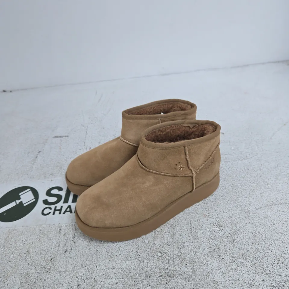 SCHECHERS UK 5 WOMEN'S SHEEPSKIN BOOTS WITH FUR LINING – MEMORY FOAM INSOLE 