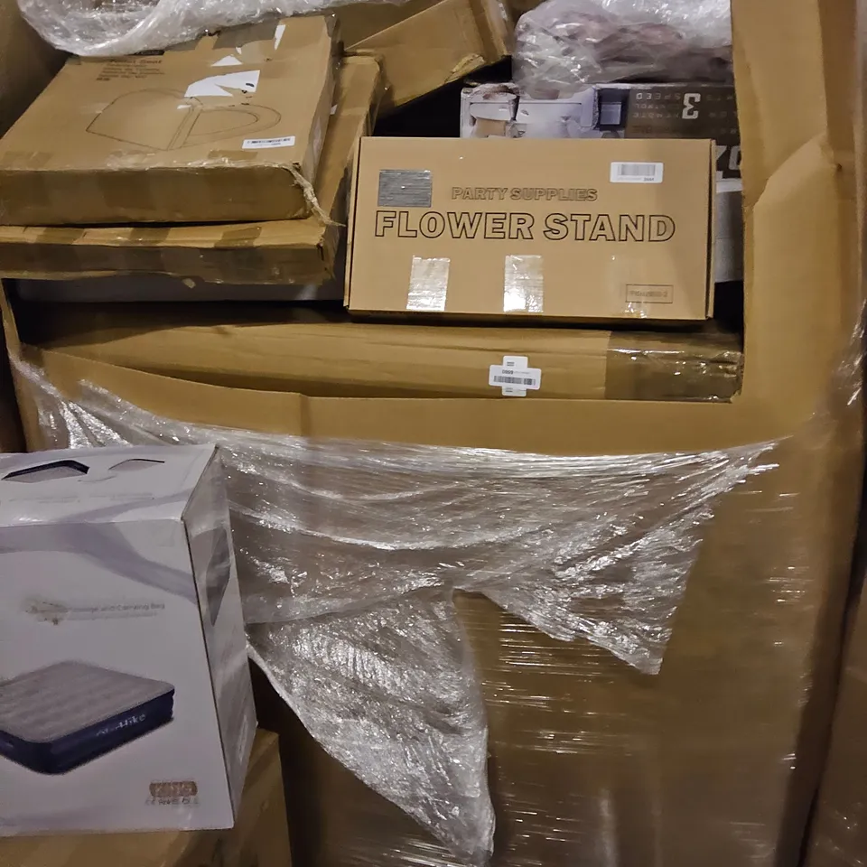 PALLET OF ASSORTED ITEMS TO INCLUDE, 13GALLON AUTOMATIC TRASH BIN, INFLATABLE MATTRESS, WEIGHTED BLANKET, EXCERCISE MATS, CEILING FAN, TOILET SEARS, PARTY FLOWER STAND.