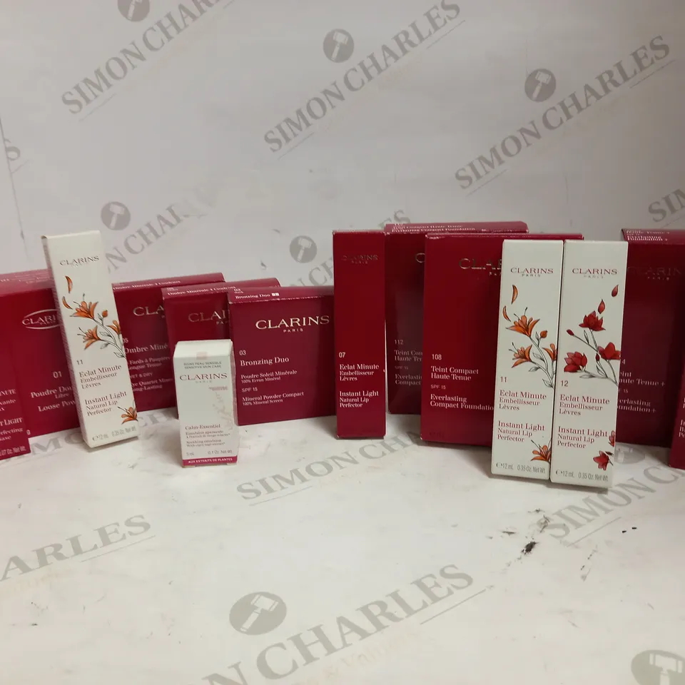 LOT OF 16 CLARINS MAKE-UP ITEMS