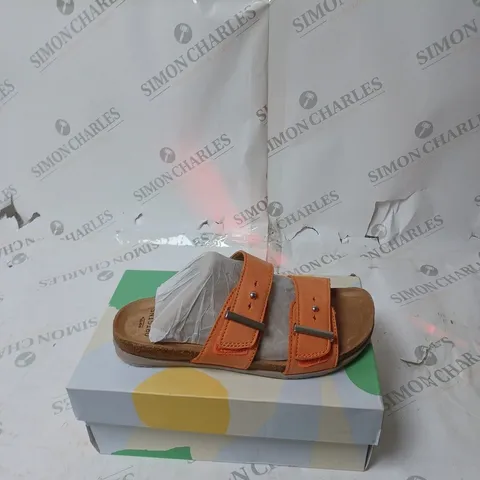 EARTH ORIGINS ADJUSTABLE STRAP SANDALS - PEACH- SIZE 5