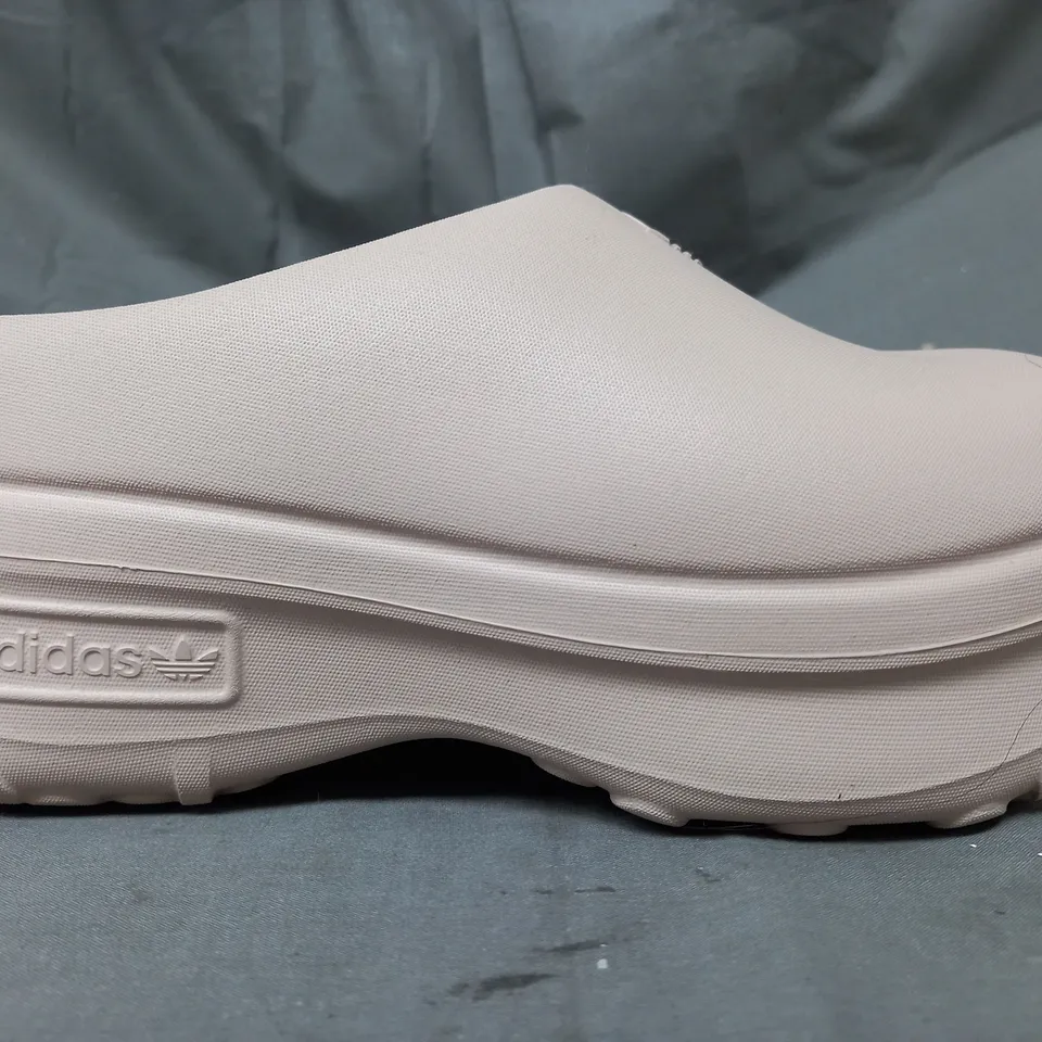 BOXED PAIR OF ADIDAS ADIFOM STAN MULES IN BEIGE UK SIZE 5