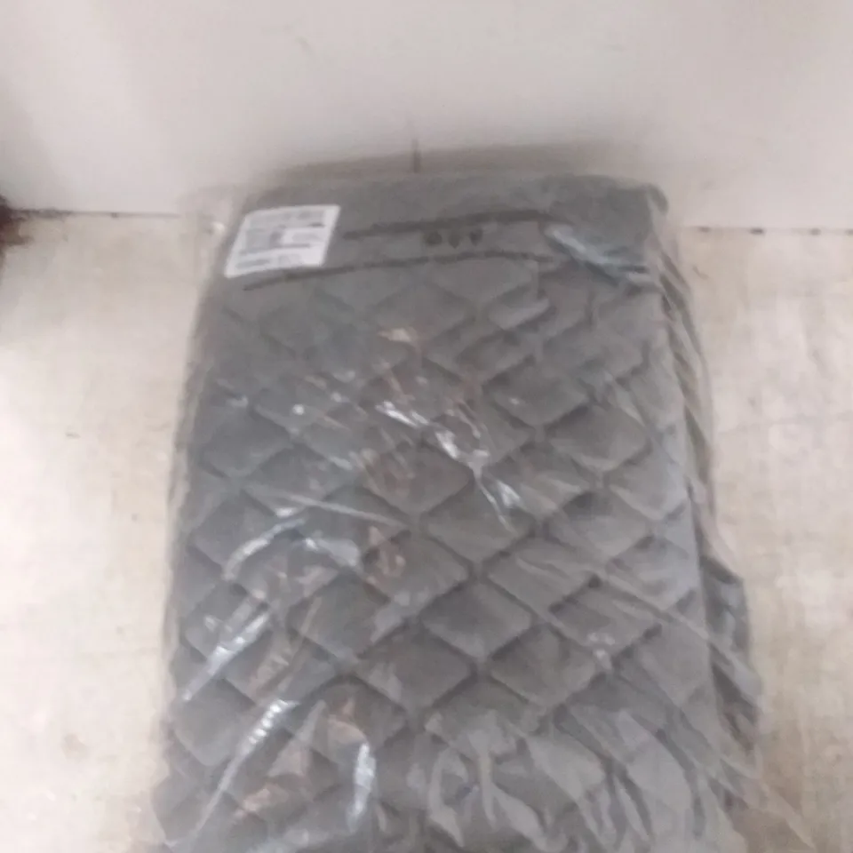 BOXED DIAMOND THROW 165CM X 240CM - SILVER 