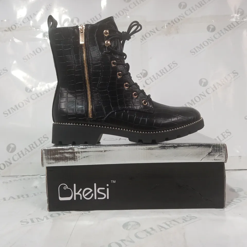 BOXED PAIR OF KELSI SIDE-ZIP ANKLE BOOTS IN BLACK SIZE 7