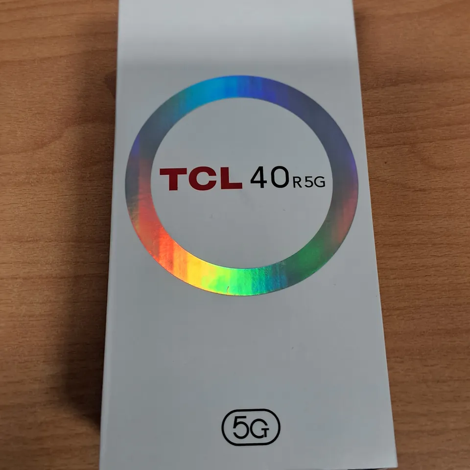 BOXED TCL 40 R5G 64GB IN STARLIGHT BLACK - T771K