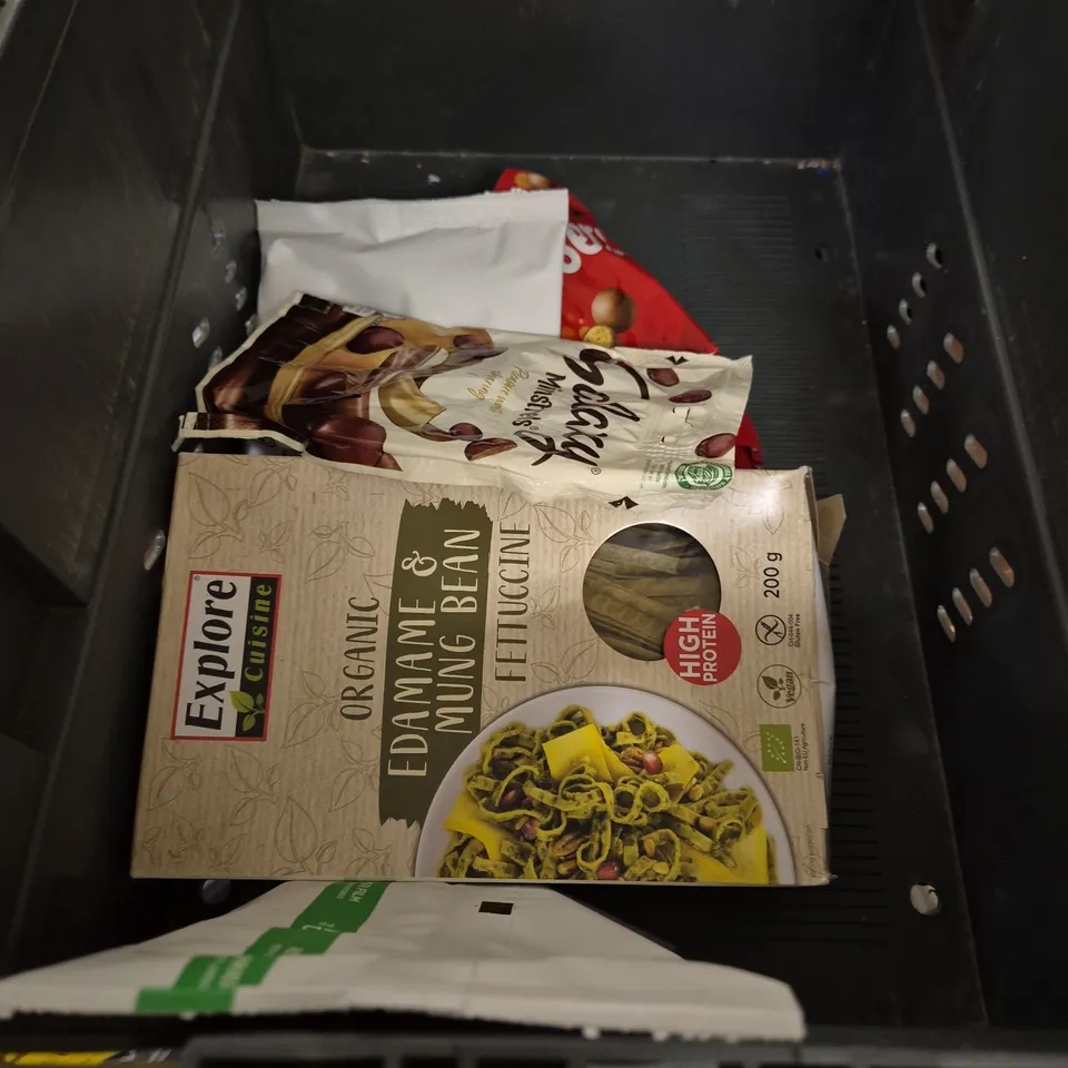APPROXIMATELY 15 ASSORTED FOOD AND DRINK PRODUCTS TO INCLUDE - SHITAKE MUSHROOM CRISPS - LINDT SALTED CARAMEL - BROWN BEAR COLD BREW COFFEE - ETC