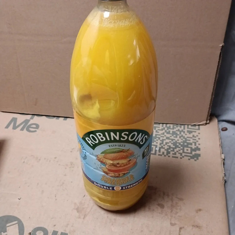 APPROXIMATELY 9 ASSORTED FOOD AND DRINK ITEMS INCLUDING HIGHGROVE SHORTBREAD BREAD , SMINTS AND ROBINSONS ORANGE & PINEAPPLE 