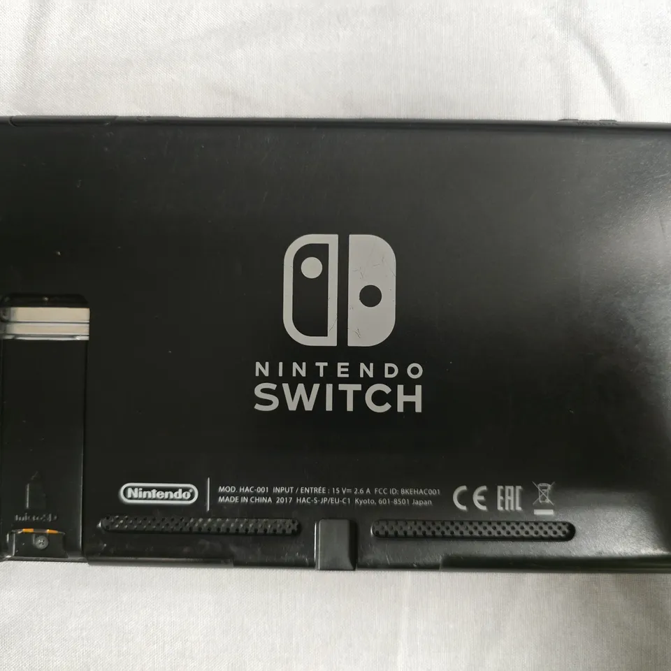 NINTENDO SWITCH GAMING CONSOLE - SCREEN ONLY - HAC-001