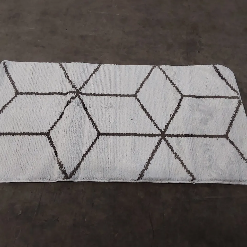 BRAND NEW BAGGED PACO HOME KAUNAS BATH MAT - 150 x 80cm