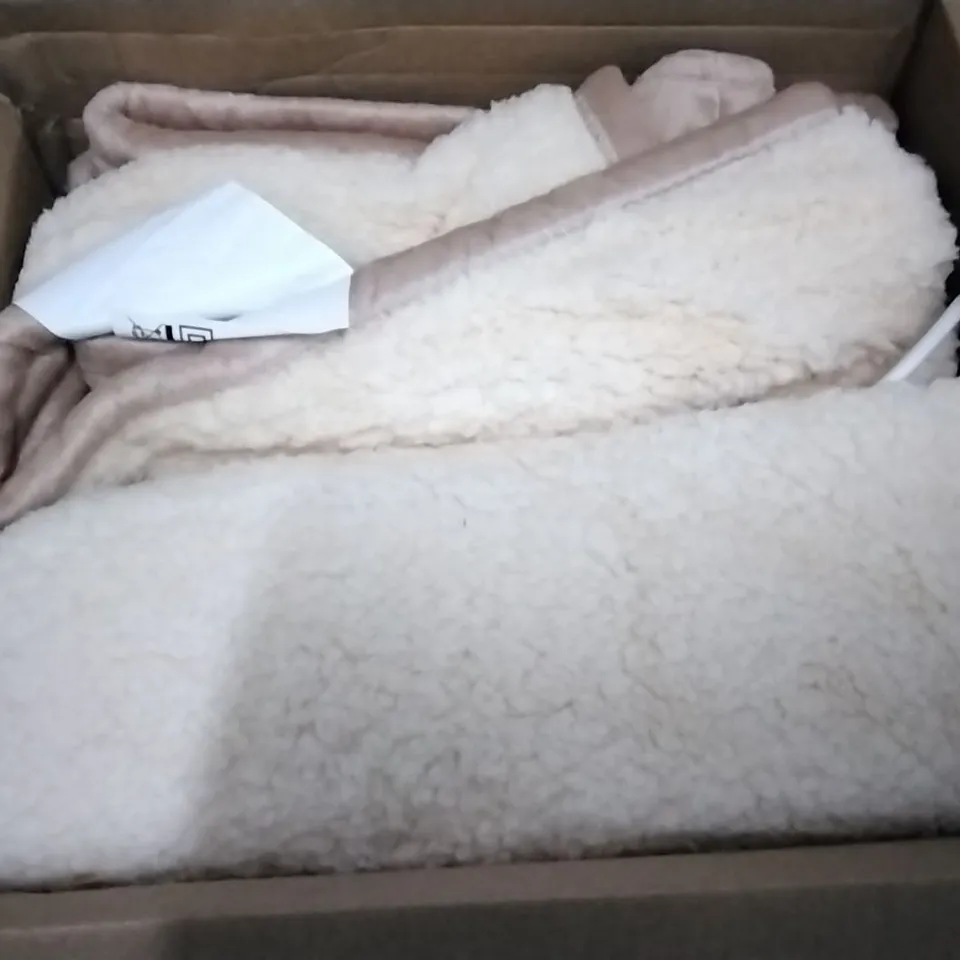 SUPER POLAR FLEECE 160 X 120 CM BLANKET ROSE