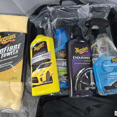 MEGUIAR'S CAR CARE KIT – WASH & WAX, TYRE GEL, GLASS CLEANER & MICROFIBRE TOWELS COLLECTION ONLY 