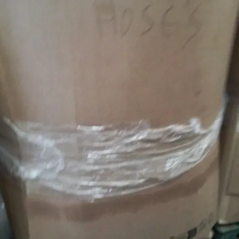 PALLET CONTAINING A LARGE QUANTITY OF HOSES