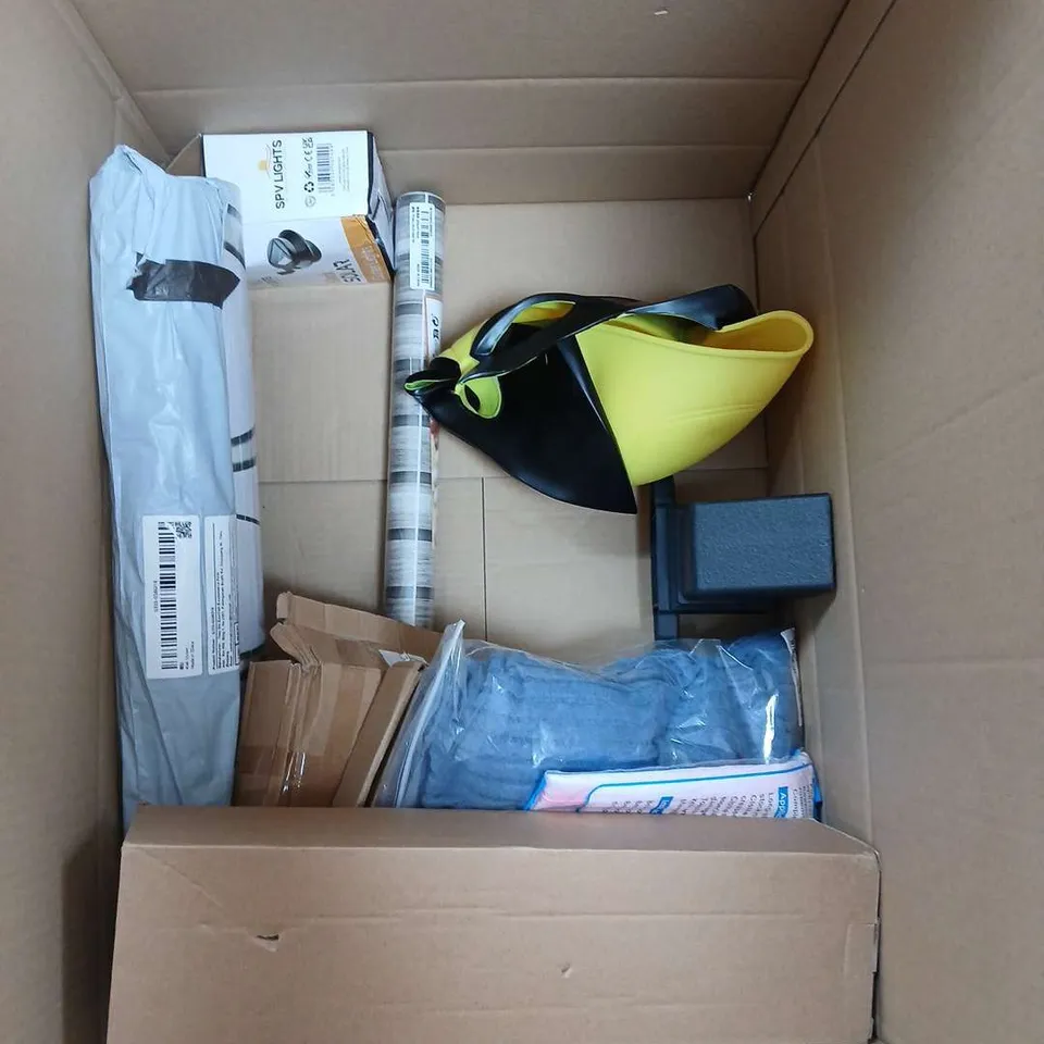 LARGE BOX OF APPROXIMATELY 12 ASSORTED ITEMS TO INCLUDE - FURNITURE REPAIR KIT - YARN - BLACK SOLAR GUTTER LIGHT - ETC