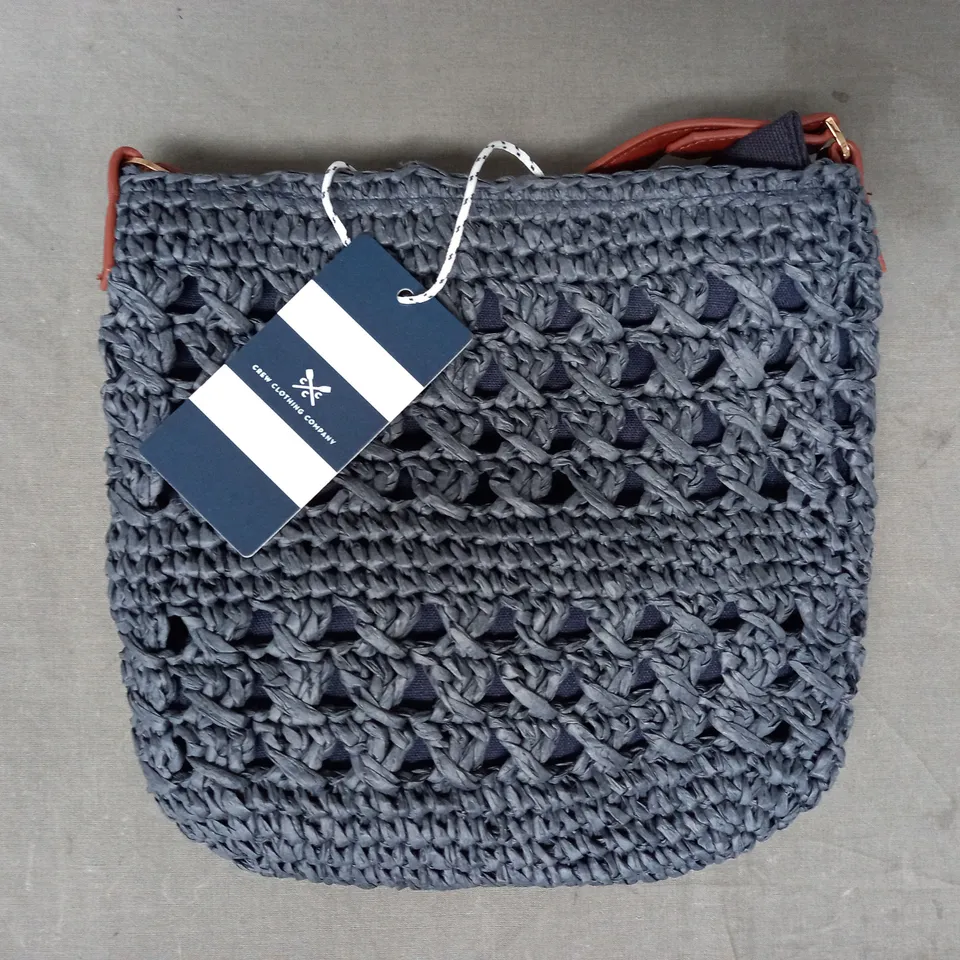 CREW CLOTHING COMPANY STRAW CROSS BODY BAG IN NAVY