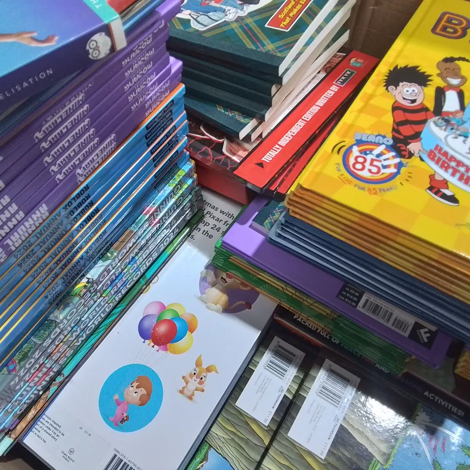LARGE QUANTITY OF ASSORTED BOOKS AND ANNUALS TO INCLUDE COCOMELON,  MINECRAFT, BEANO AND STRANGER THINGS