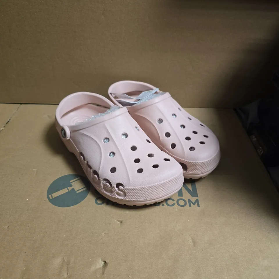 CROCS BATABAND SLIDE PINK - MENS 5/WOMENS 6 